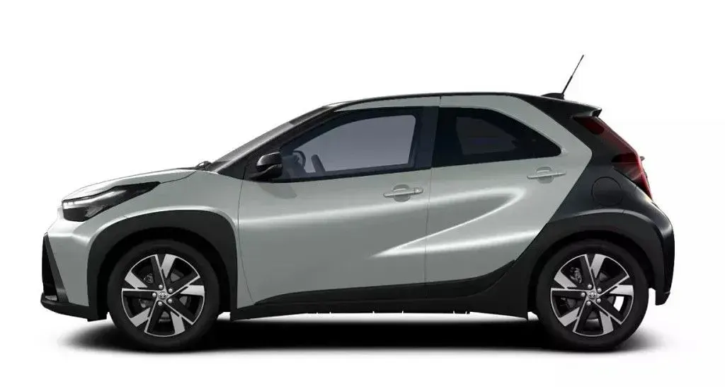 Neu Toyota Aygo X 116 PS (85 kW) 2026 Grün SUV