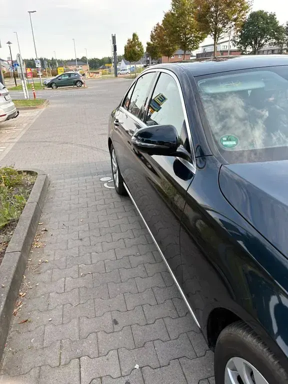 Gebraucht Mercedes E200 Avantgarde 184 PS (135 kW) 2017 Grün Limousine