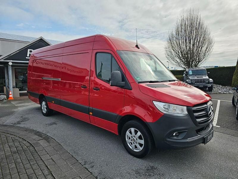 Gebraucht Mercedes Sprinter 163 PS (119 kW) 2021 Rot Van
