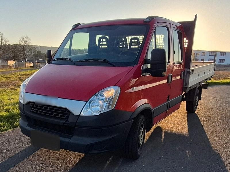 Gebraucht Iveco Daily 145 PS (106 kW) 2013 Rot Limousine