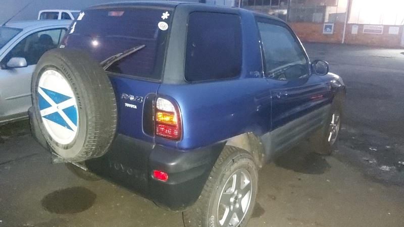 Blau Gebraucht 1999 Toyota RAV4 SUV | 2.800 € (Fairer Preis) - Bild 1/4