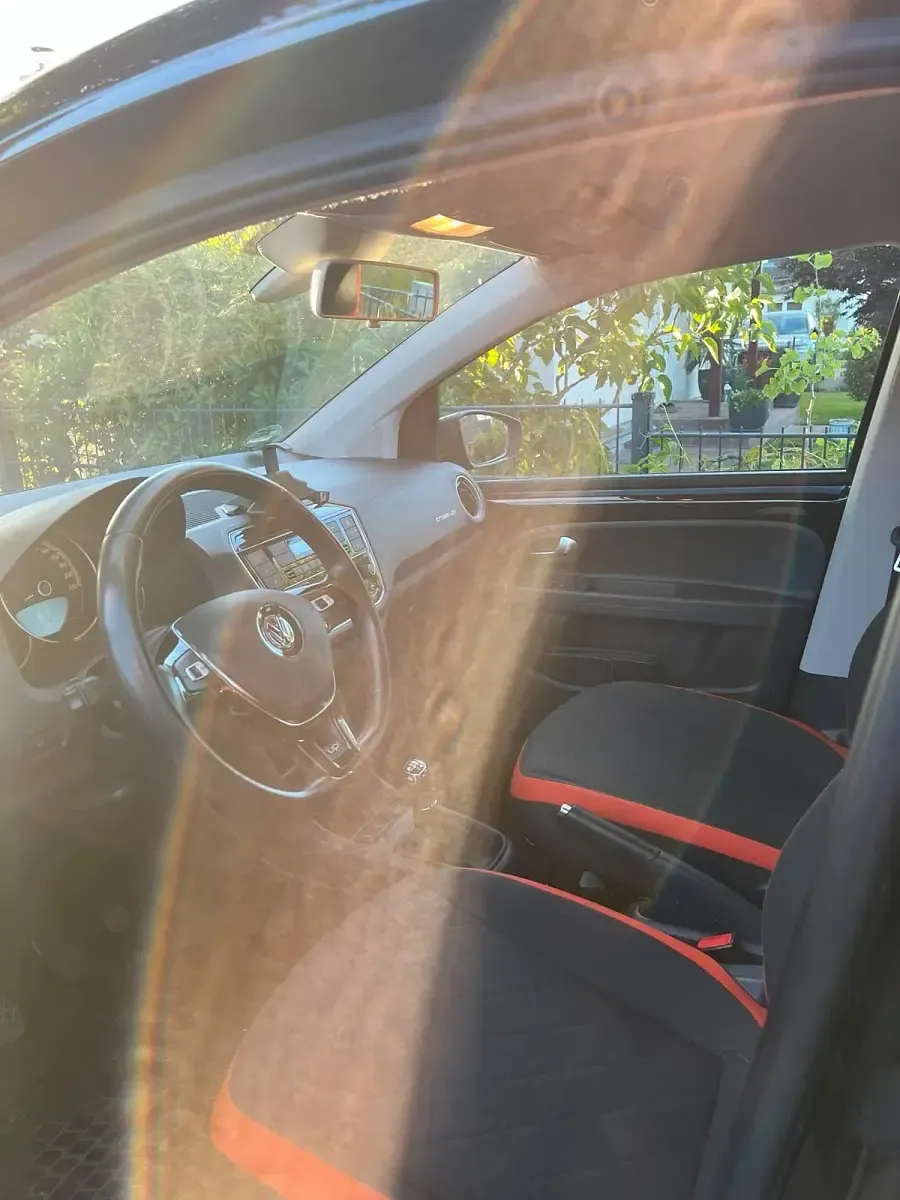 Gebraucht VW cross up! 90 PS (66 kW) 2018 Schwarz Kleinwagen