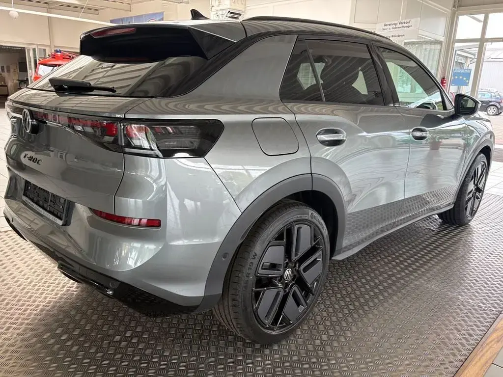 Neu VW T-Roc Style 150 PS (110 kW) 2026 Wolf grey met SUV