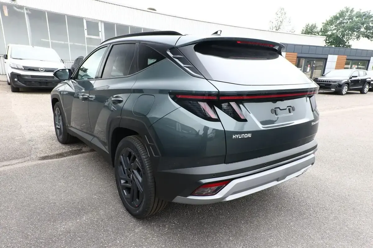 Neu Hyundai Tucson 150 PS (110 kW) 2026 Cypress green perleffekt SUV