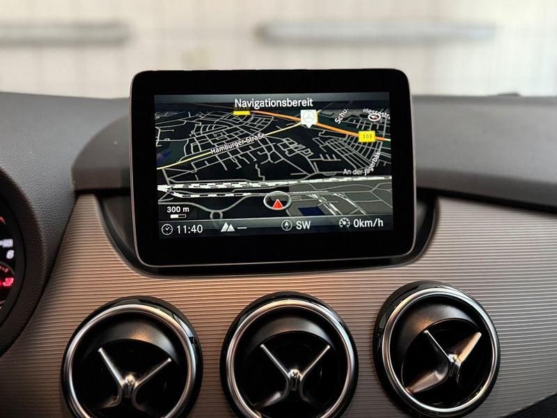 Gebraucht Mercedes B180 Style 109 PS (80 kW) 2017 Grau Van / Kleinbus