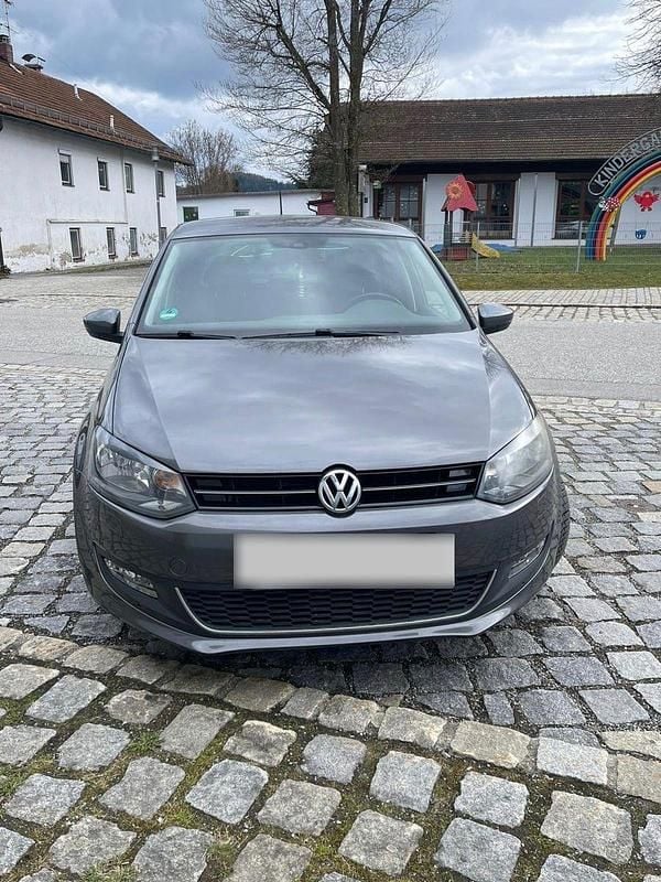 Gebraucht VW Polo Life 90 PS (66 kW) 2013 Grau Kleinwagen