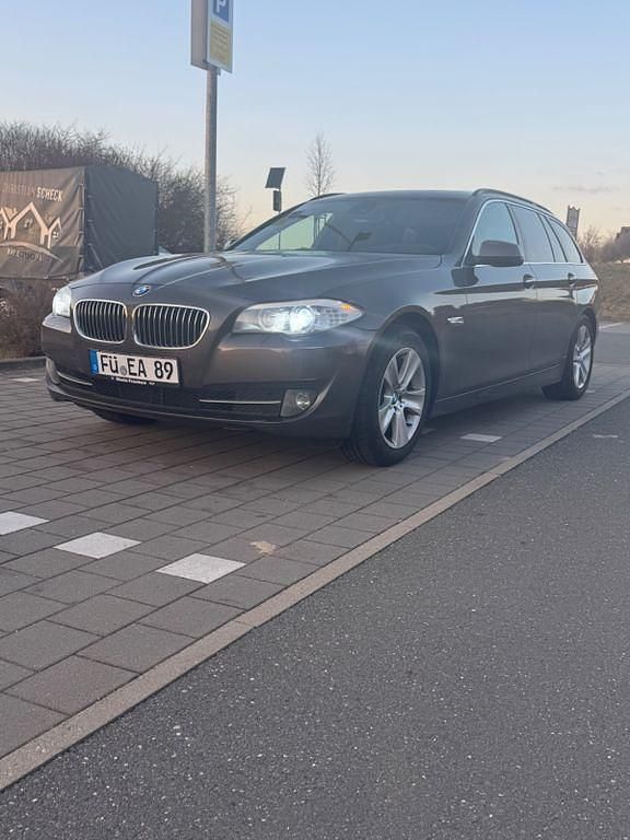 Gebraucht BMW 520 190 PS (139 kW) 2013 Braun Kombi