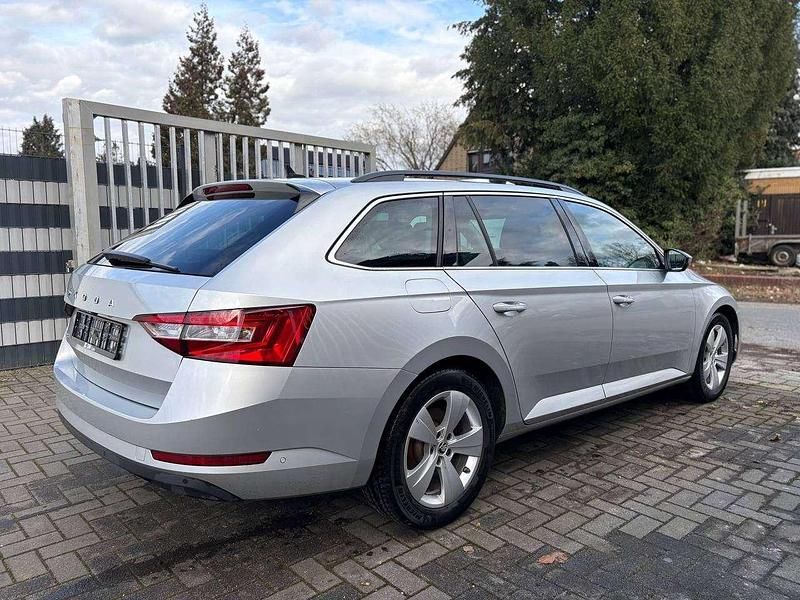 Gebraucht Skoda Superb Ambition 150 PS (110 kW) 2022 Silber Kombi