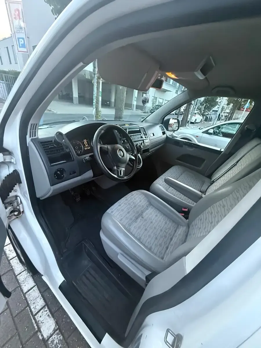 Gebraucht VW T5 105 PS (77 kW) 2013 Weiß Van