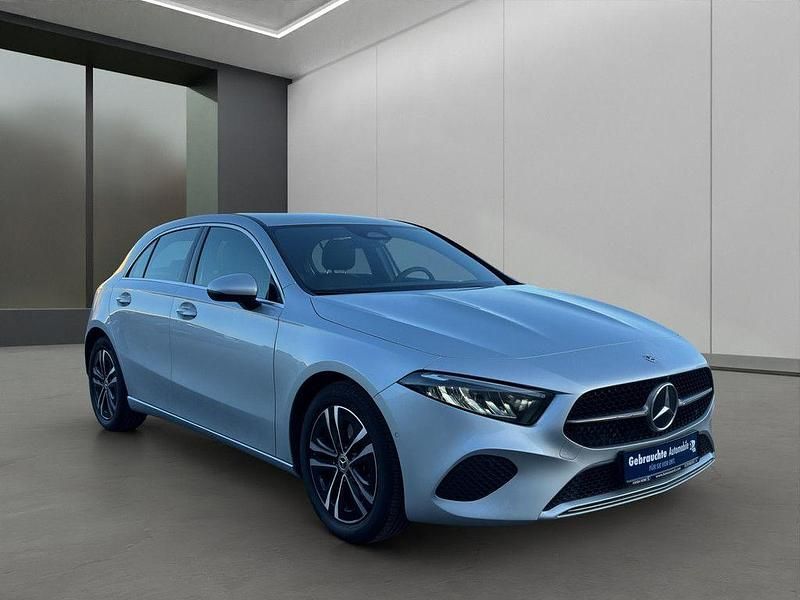 Gebraucht Mercedes A180 Progressive 150 PS (110 kW) 2023 Silber Limousine