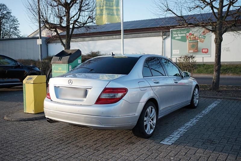 Gebraucht Mercedes C200 185 PS (136 kW) 2009 Silber Limousine