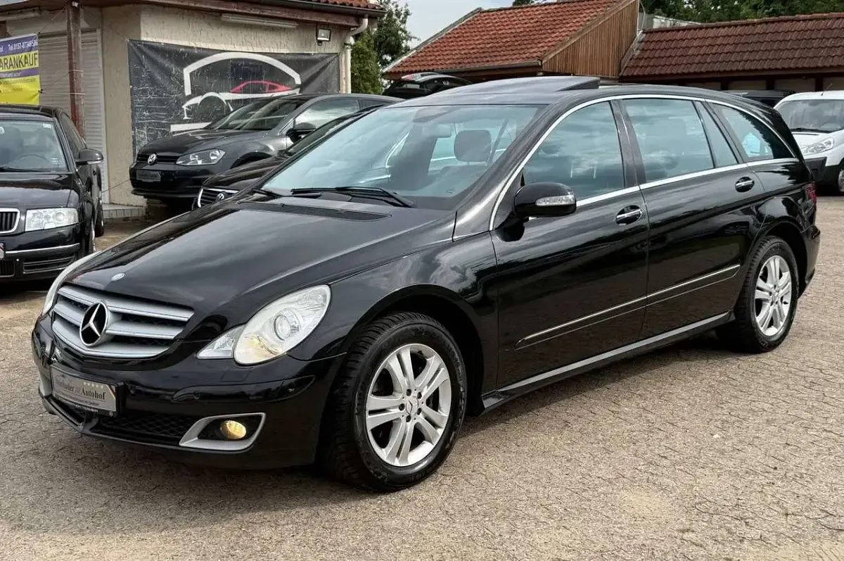 Gebraucht Mercedes R320 224 PS (164 kW) 2007 Obsidan schwarz met. Van / Kleinbus