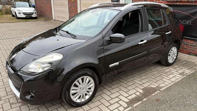 Gebraucht Renault Clio GrandTour Dynamique 101 PS (74 kW) 2011 Perlmuttschwarz Kombi