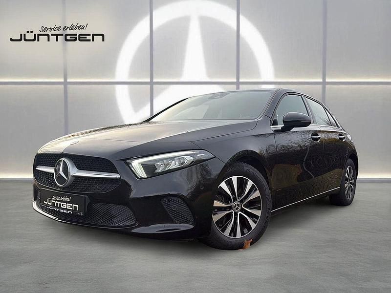 Gebraucht Mercedes A200 150 PS (110 kW) 2022 Schwarz Limousine