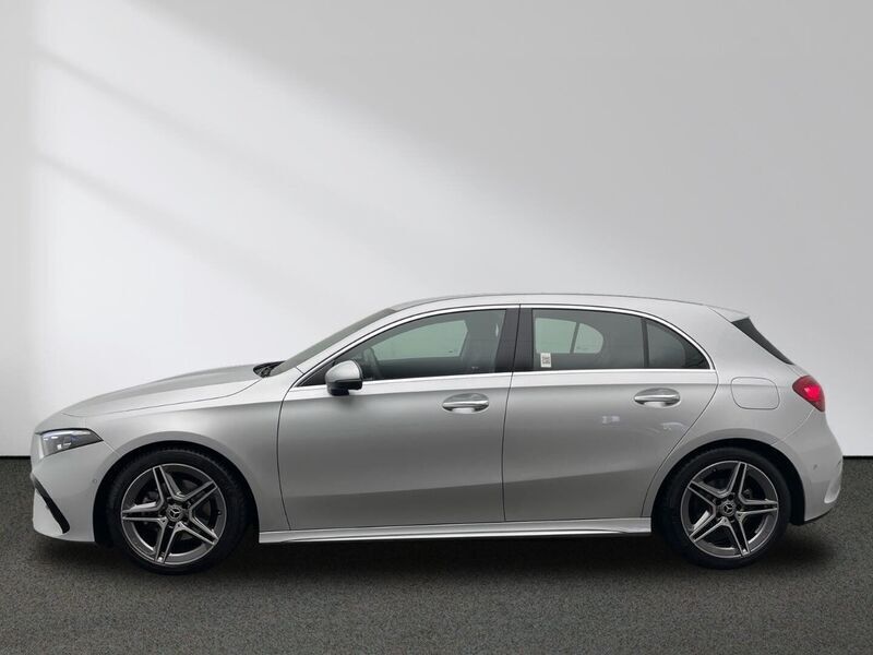 Gebraucht Mercedes A200 AMG 150 PS (110 kW) 2023 Silber Kleinwagen