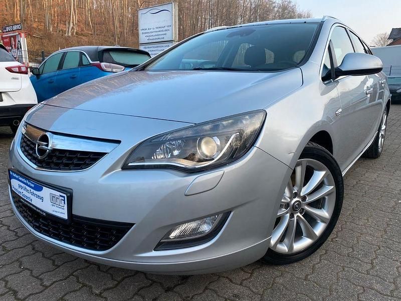 Silber Gebraucht 2011 Opel Astra Innovation Kombi | 3.790 € (Guter Preis) - Bild 1/4