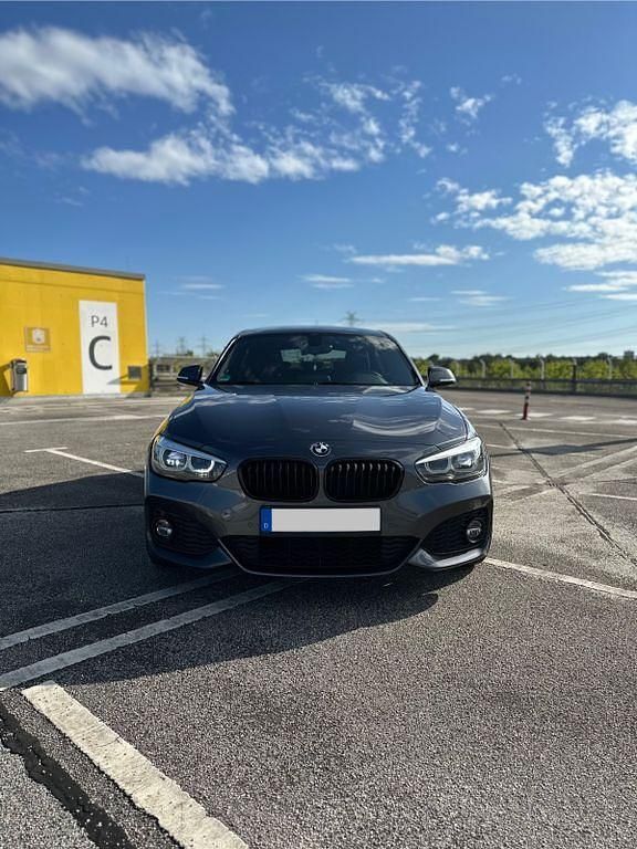 Grau Gebraucht 2018 BMW 125 M Sport Kleinwagen | 23.990 € - Bild 1/4
