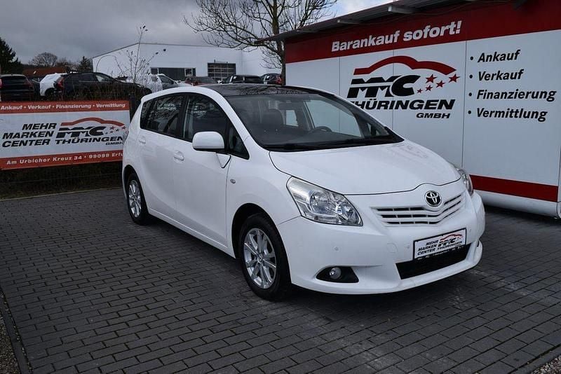 Gebraucht Toyota Verso Edition 132 PS (97 kW) 2011 Weiß Van / Kleinbus