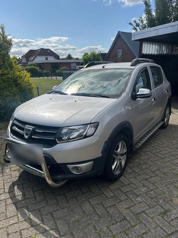 Gebraucht Dacia Sandero 90 PS (66 kW) 2015 Grau Kleinwagen