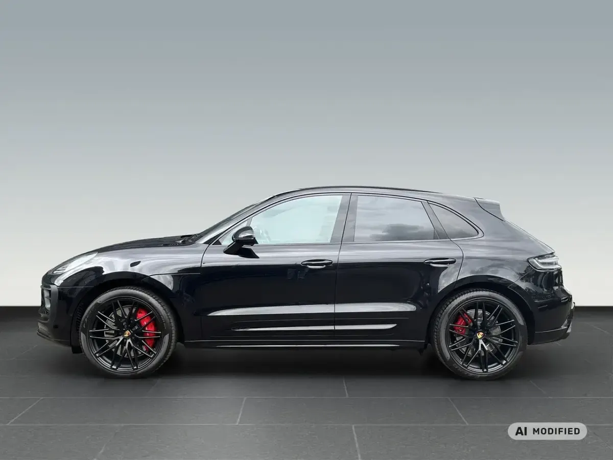 Gebraucht Porsche Macan 441 PS (324 kW) 2023 Tiefschwarzmetallic (metallic) SUV