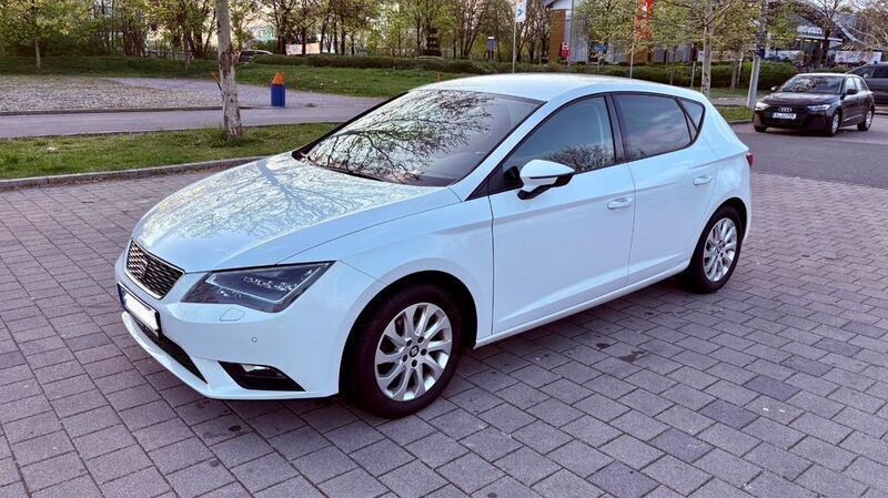Weiß Gebraucht 2016 Seat Leon Style Limousine | 9.890 € (Guter Preis) - Bild 1/4