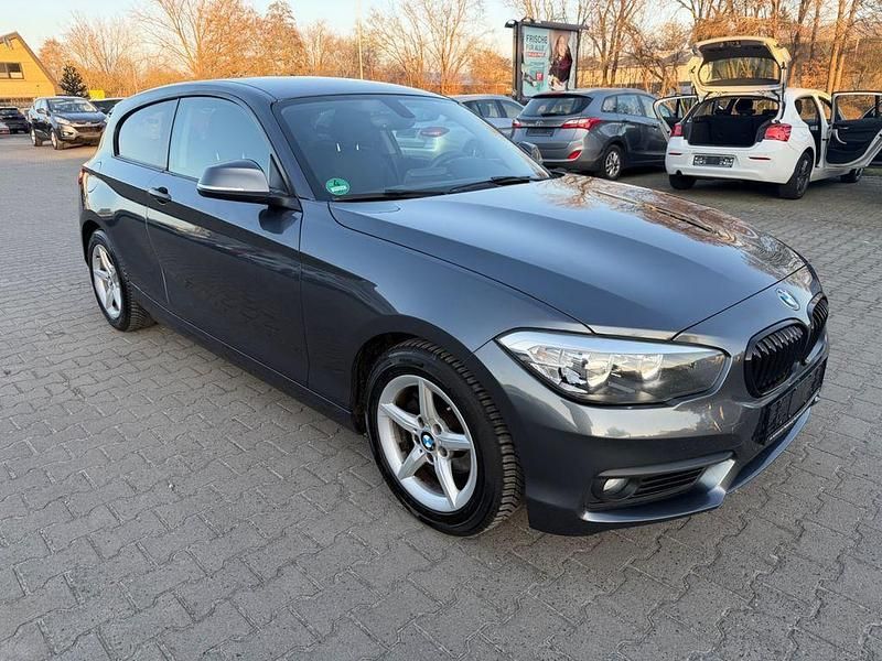 Gebraucht BMW 116 Advantage 116 PS (85 kW) 2016 Grau Kleinwagen