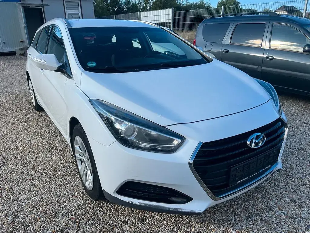 Gebraucht Hyundai i40 Classic 135 PS (99 kW) 2015 Weiß Kombi