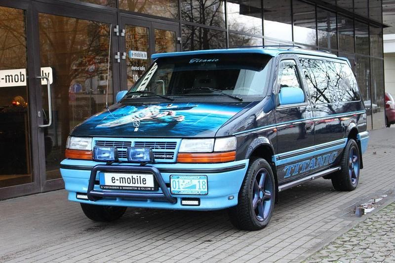 Blau Gebraucht 1994 Chrysler Grand Voyager Van / Kleinbus | 8.200 € - Bild 1/4