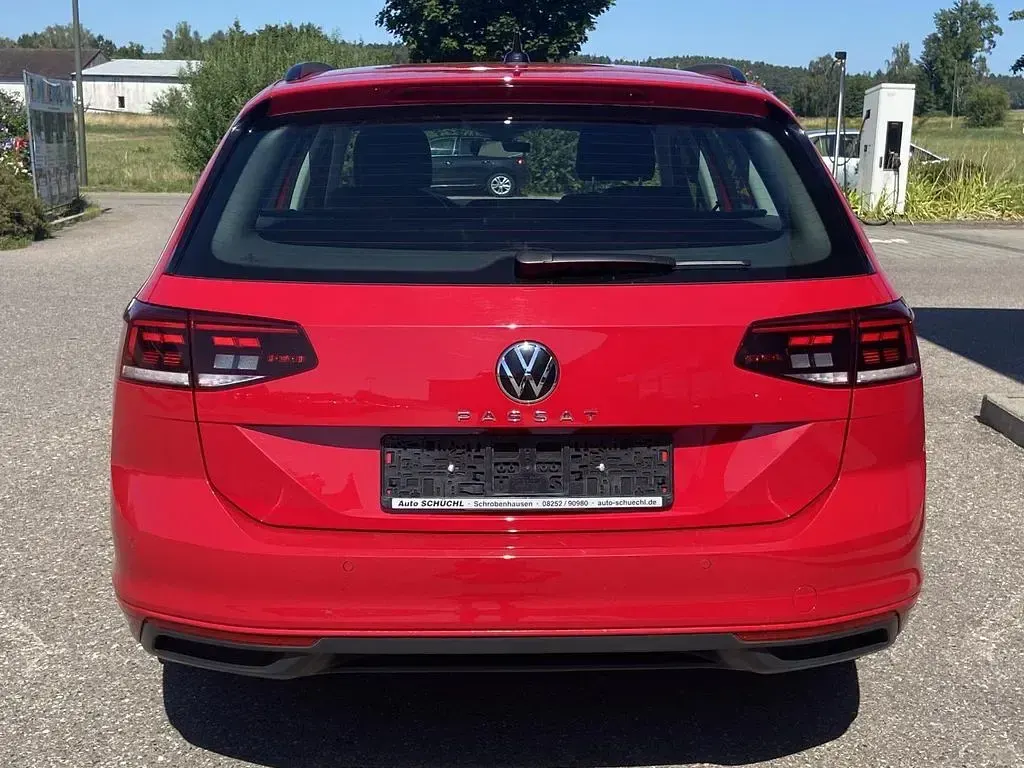 Gebraucht VW Passat Business 122 PS (89 kW) 2023 Rot Kombi
