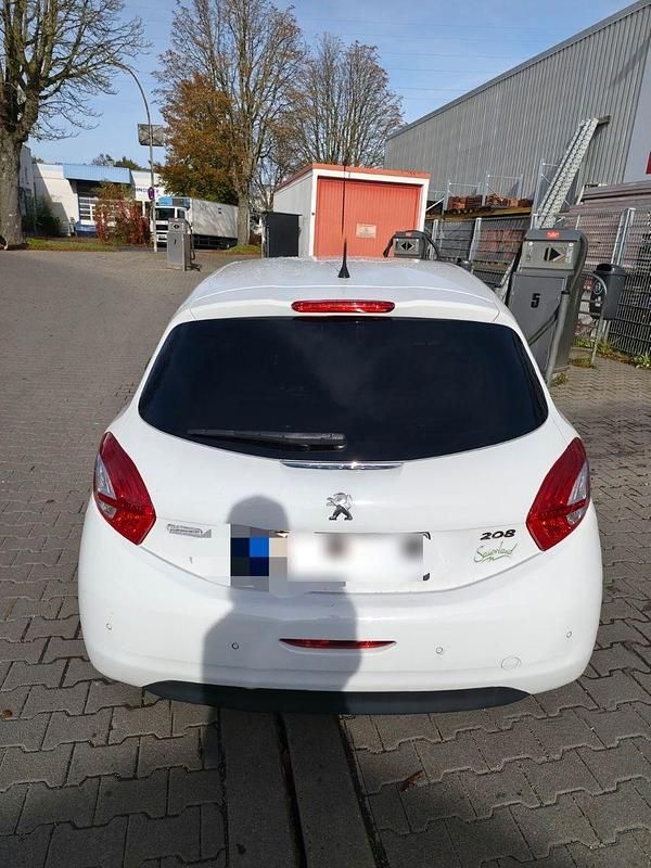 Second-hand Peugeot 208 Active 82 CP (60 kW) 2013 Alb Hatchback