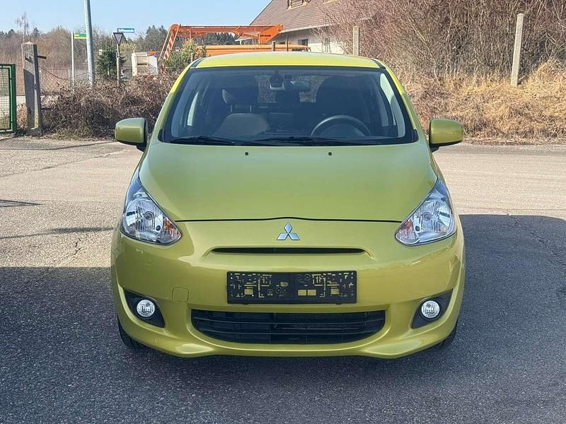 Gebraucht Mitsubishi Space Star Diamant Edition 80 PS (58 kW) 2015 Karambolagelb (m) Kleinwagen