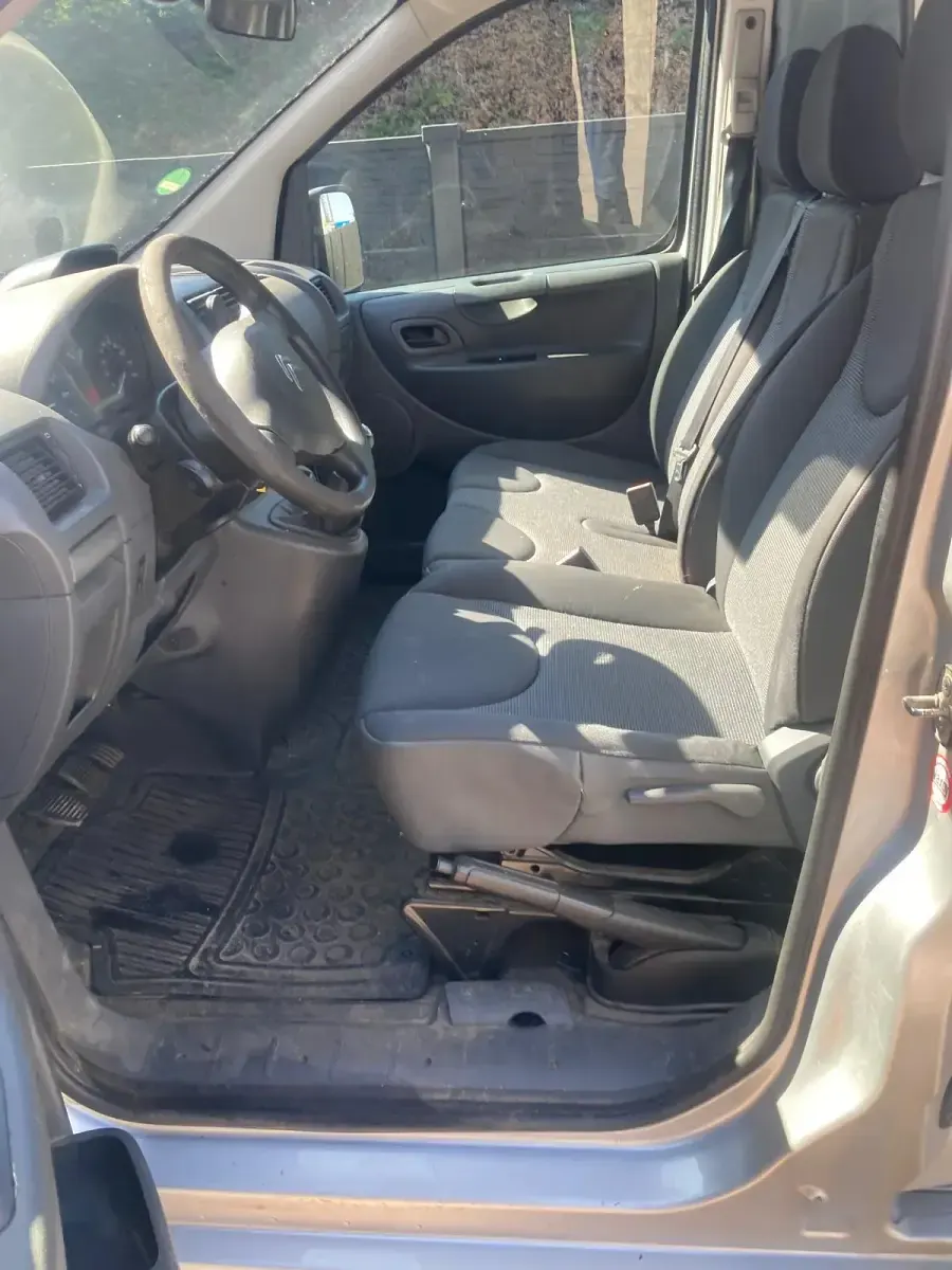 Gebraucht Citroën Jumpy 128 PS (94 kW) 2014 Silber Van / Kleinbus