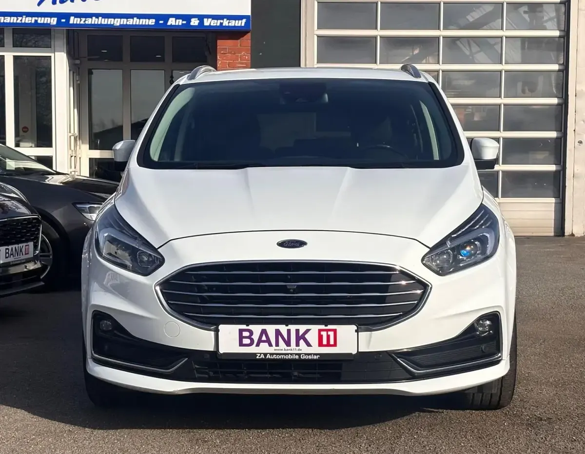 Gebraucht Ford S-MAX Titanium 150 PS (110 kW) 2022 Weiß Van / Kleinbus