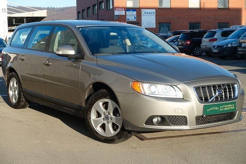 Gebraucht Volvo V70 Kinetic 163 PS (119 kW) 2008 Seashell Kombi