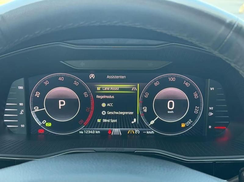 Gebraucht Skoda Superb LAURIN & KLEMENT 272 PS (200 kW) 2019 Schwarz Kombi