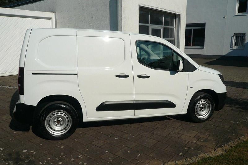 Gebraucht Opel Combo Edition 110 PS (80 kW) 2021 Weiß Van / Kleinbus