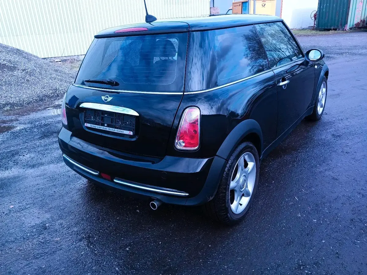Occasion Mini ONE 90 PK (66 kW) 2005 Zwart Hatchback