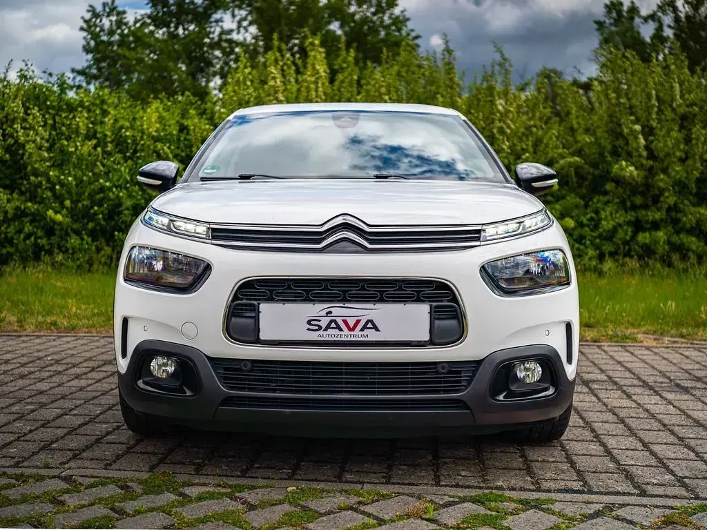Second-hand Citroën C4 Shine 110 CP (80 kW) 2019 Alb Berlinǎ