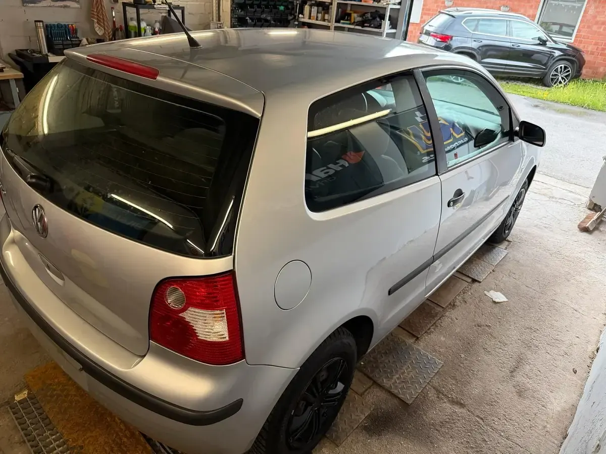 Gebraucht VW Polo 54 PS (39 kW) 2005 Silber Kleinwagen