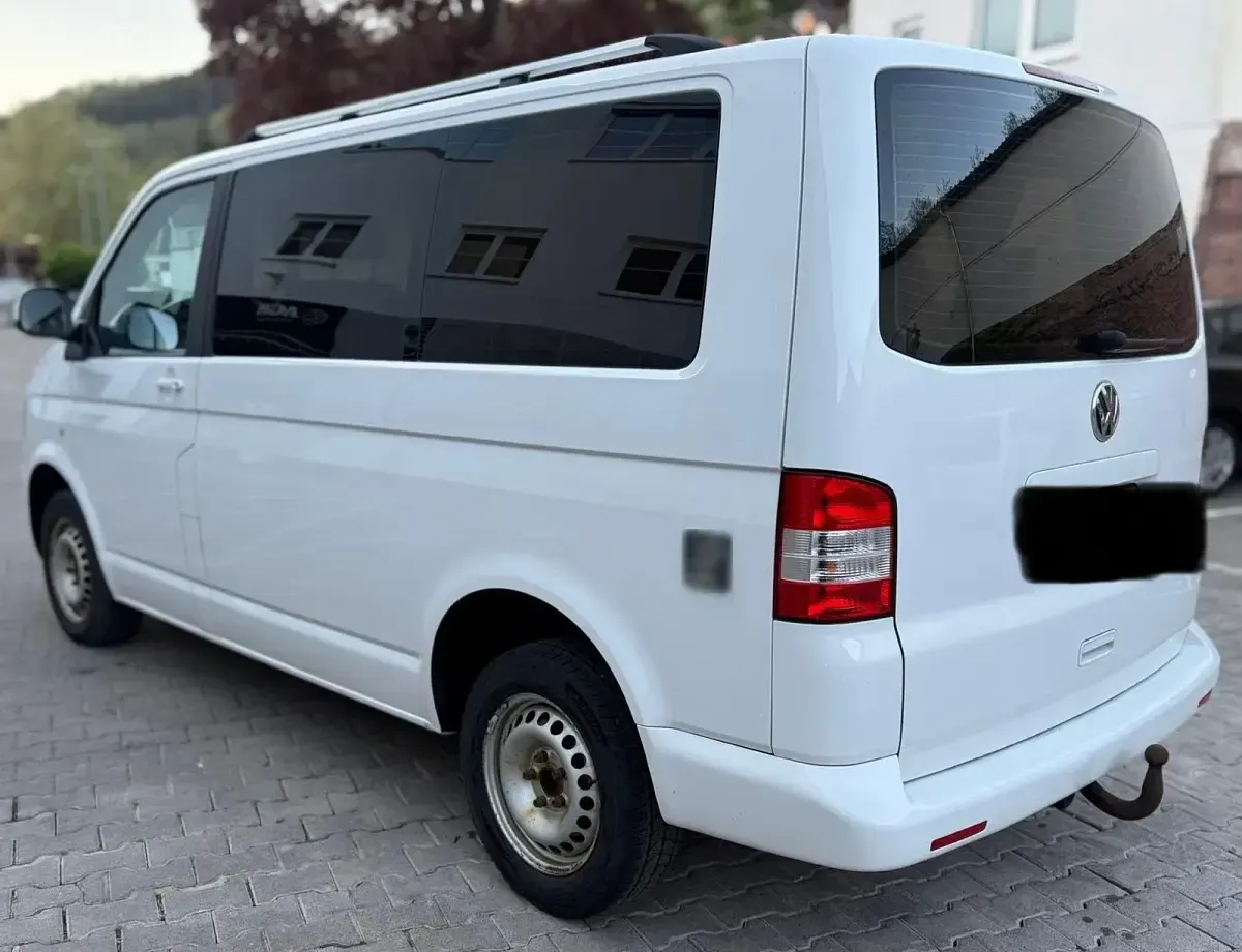 Second-hand VW T5 102 CP (75 kW) 2011 Alb Van