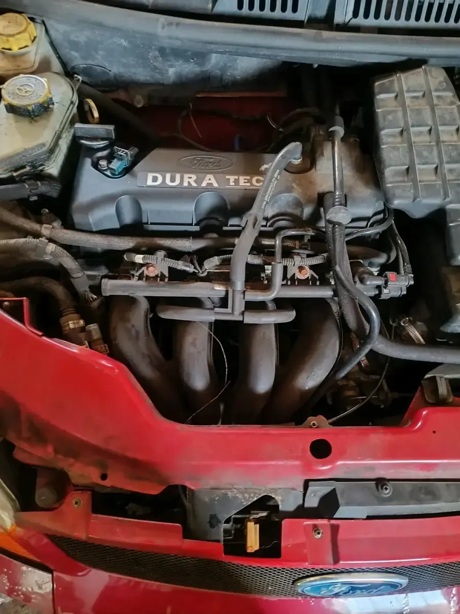 Gebraucht Ford Ka 95 PS (69 kW) 2002 Rot Kleinwagen