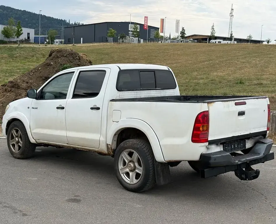 Gebraucht Toyota HiLux 120 PS (88 kW) 2010 Weiß Pickup