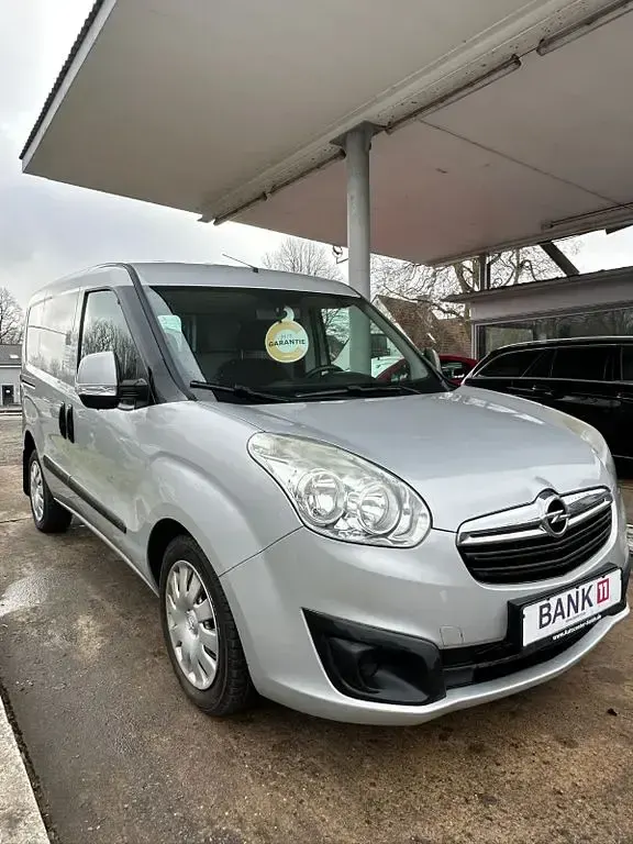 Gebraucht Opel Combo 105 PS (77 kW) 2013 Silber Van / Kleinbus