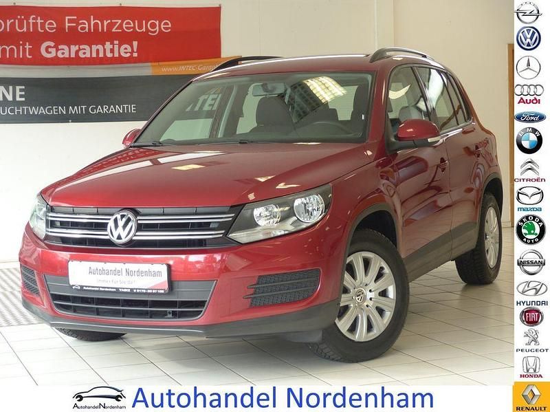Rot Gebraucht 2015 VW Tiguan Trendline SUV | 10.950 € (Guter Preis) - Bild 1/4