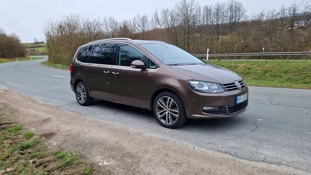 Gebraucht VW Sharan Life 177 PS (130 kW) 2013 Braun Van / Kleinbus