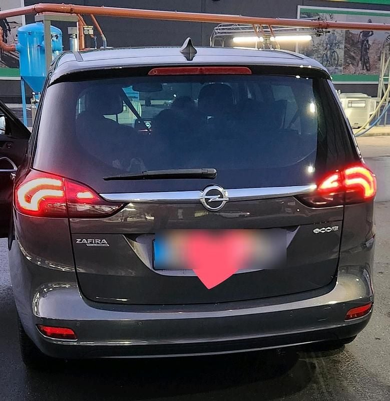Grau Gebraucht 2016 Opel Zafira Tourer Van / Kleinbus | 8.400 € (Fairer Preis) - Bild 1/4