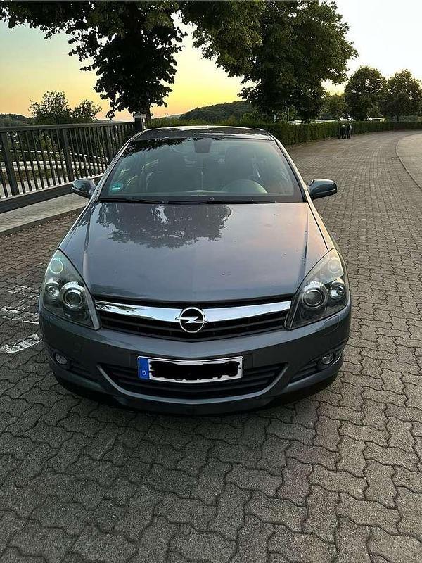 Gebraucht Opel Astra Sport 140 PS (102 kW) 2006 Grau Coupé