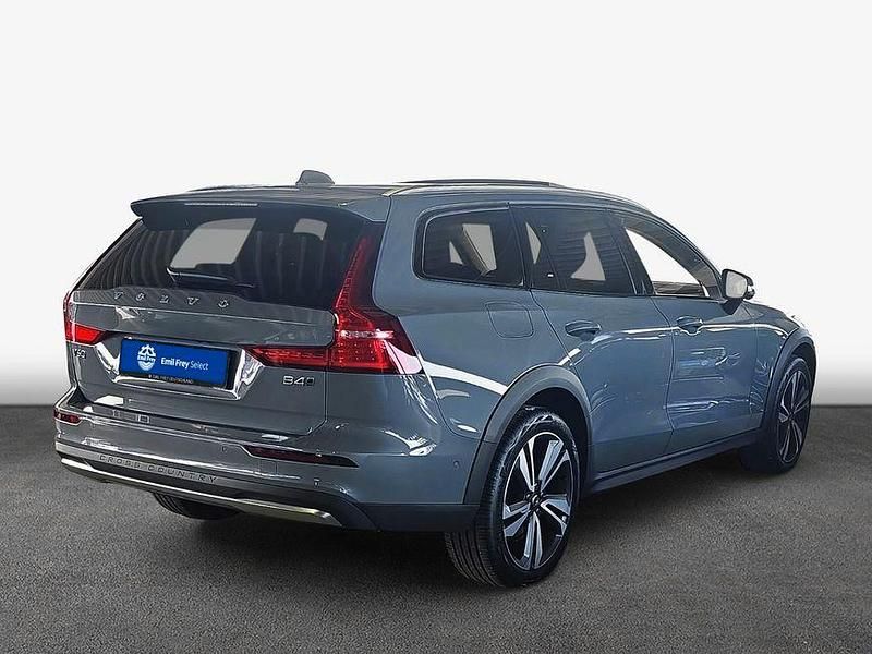 Gebraucht Volvo V60 CC Ultimate 197 PS (144 kW) 2024 Grau Kombi