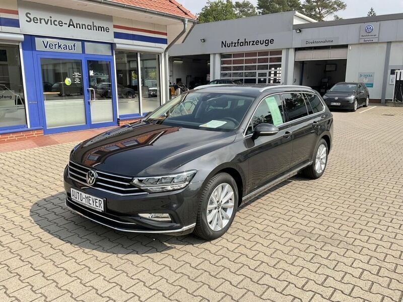 Gebraucht VW Passat Elegance 150 PS (110 kW) 2022 Mangangrau (metallic) Kombi