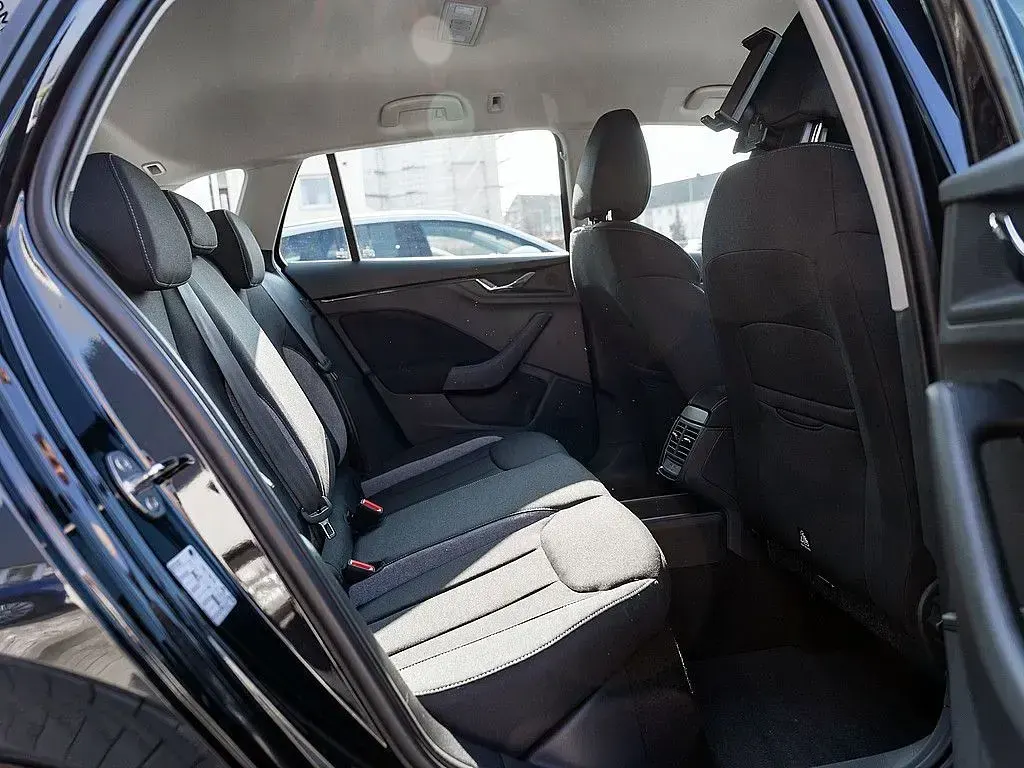 Occasion Skoda Scala Selection 116 ch (85 kW) 2024 Noir Citadine